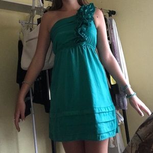 green one shoulder cocktail dress